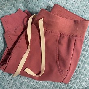 NWOT Mauve W/ CREAM STRING Zamora Jogger FIGS Scrub Pants